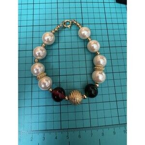 Vintage Faux Pearl And Twisted Glass Bracelet 8 Inches Blue Green Ruby Colored